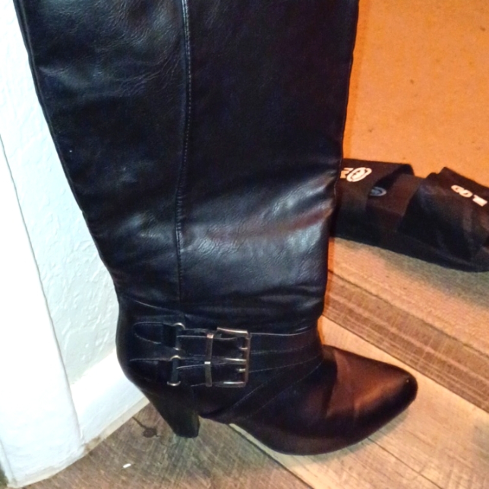 High heel boots